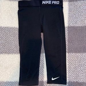 Nike pro black capris